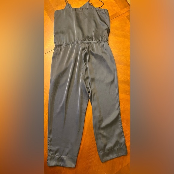 6 Shore Road Jumpsuit Silk Navy MEDIUM - Picture 2 of 7